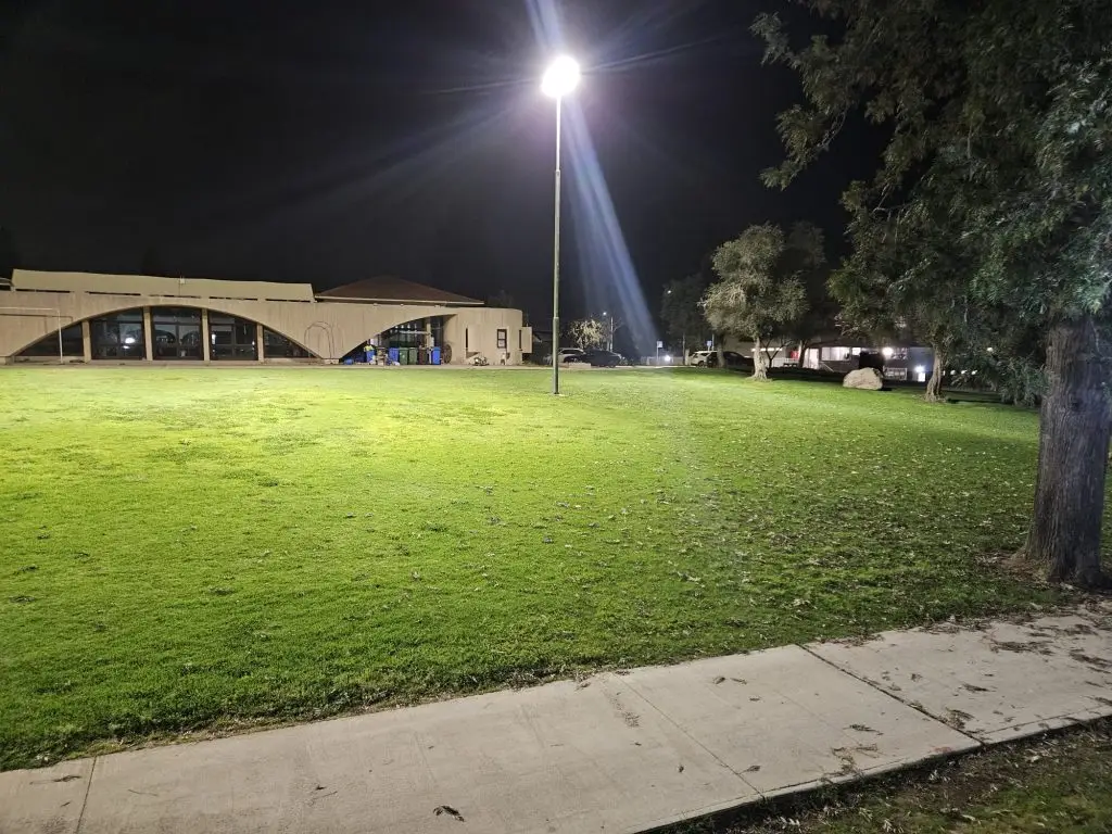 תאורת הצפה לגינה- תאורת חוץ הצפה מתוצרת LANZINI